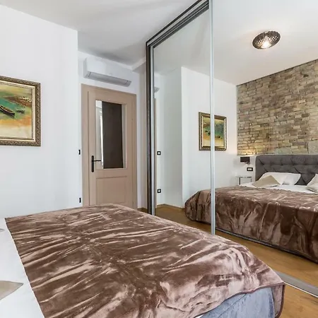 Apartman Queen Split